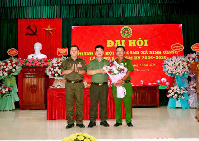 Ban Thường vụ Hội Cựu Công an nhân dân xã Ninh Giang khóa I, nhiệm kỳ 2026–2030 ra mắt đại hội