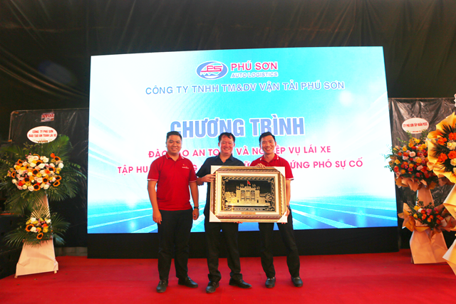Phú Sơn Auto Logistics: Tổ chức chương trình đào tạo lái xe, tập huấn phòng cháy chữa cháy - Ảnh 1