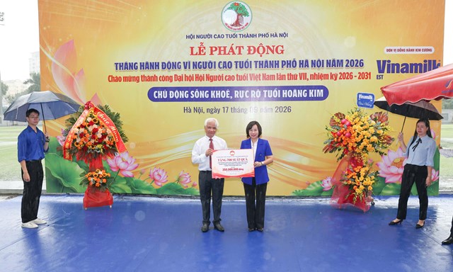 Hơn 2.000 người cao tuổi đồng diễn dân vũ chủ động sống khỏe, rực rỡ tuổi hoàng kim - Ảnh 12