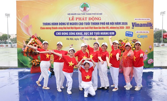 Hơn 2.000 người cao tuổi đồng diễn dân vũ chủ động sống khỏe, rực rỡ tuổi hoàng kim - Ảnh 19