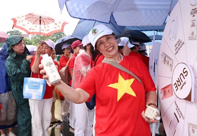 Hơn 2.000 người cao tuổi đồng diễn dân vũ chủ động sống khỏe, rực rỡ tuổi hoàng kim - Ảnh 20