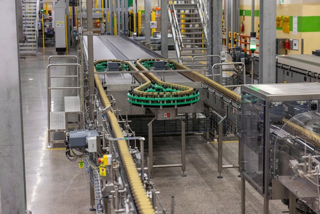 Giá trị hạt cà phê được gia tăng thông qua hoạt động chế biến sâu, sản xuất, bao bì, logistics, giúp giữ lại nhiều giá trị tại Việt Nam (1)